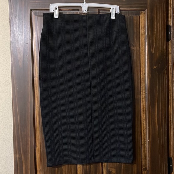 H&M Black Pencil Skirt Size L - Picture 2 of 4